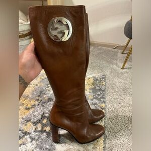 Vintage Gucci boots with silver logo
